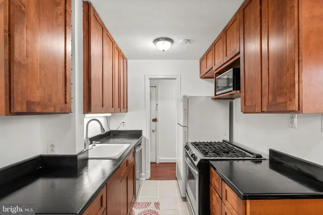 $245,000 | 4581 MacArthur Boulevard Northwest, Unit 103, Washington, DC 20007