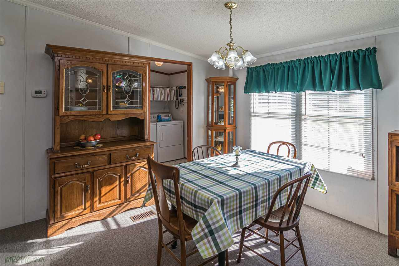 952 Woodruff Road Selma, NC 27576 - Photo 8 of 30 Dining Area