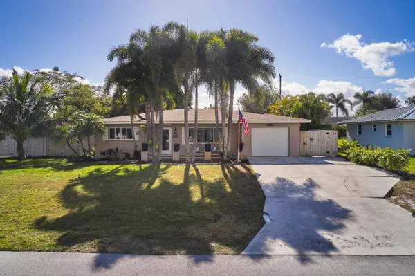 $484,990 | 4760 Southeast Bayshore Terrace, Stuart, FL 34997
