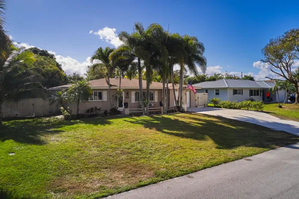 $484,990 | 4760 Southeast Bayshore Terrace, Stuart, FL 34997