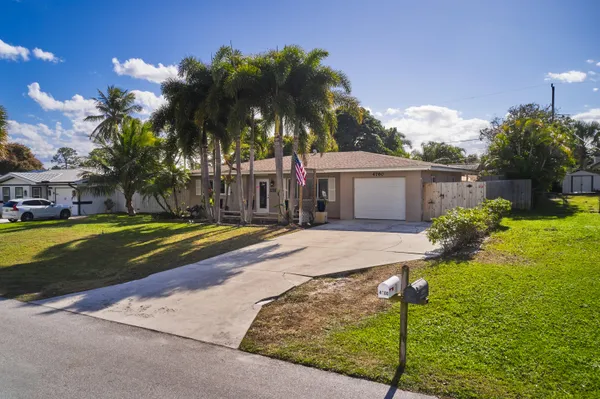 $484,990 | 4760 Southeast Bayshore Terrace, Stuart, FL 34997