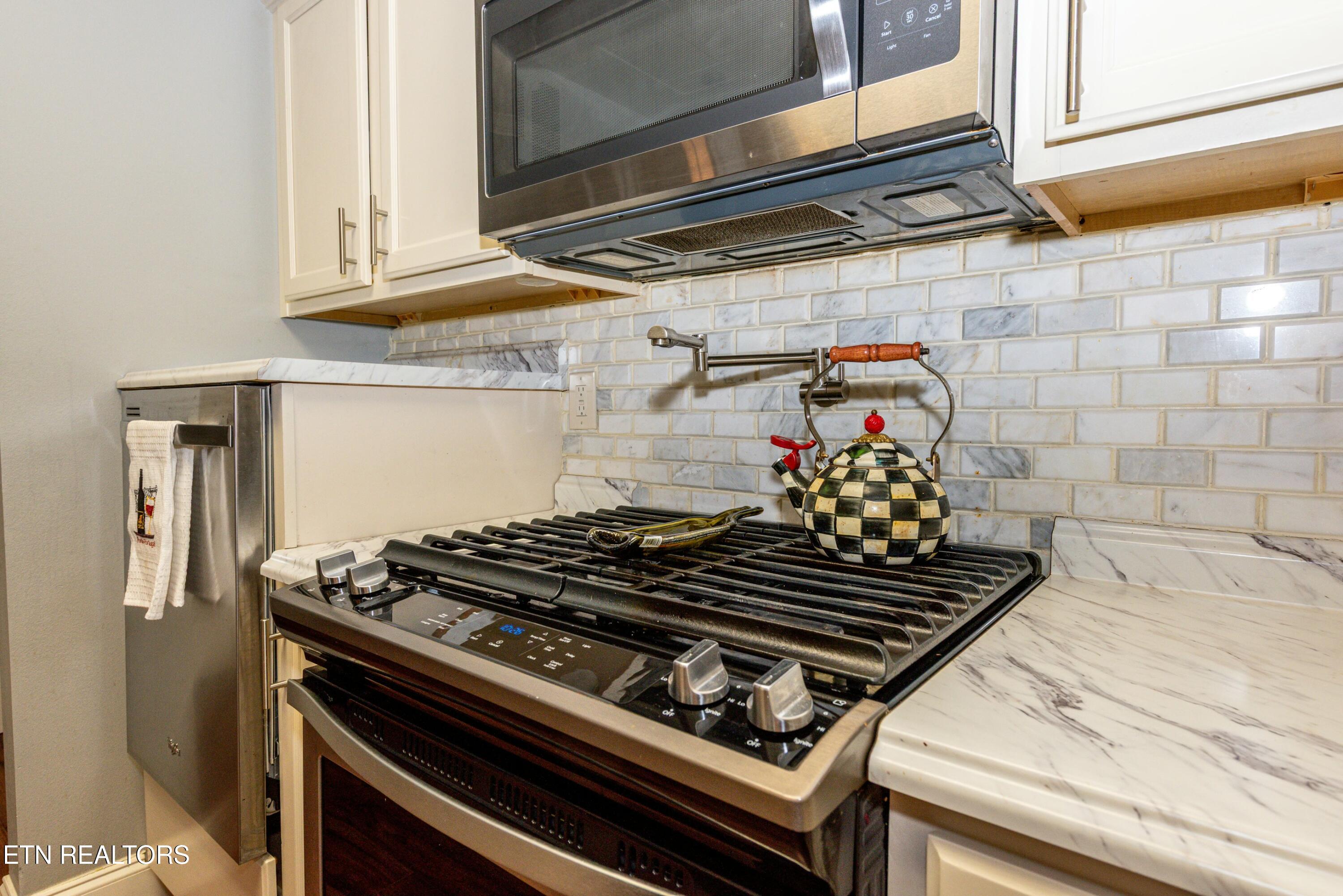 530 Merritt Road Maryville, TN 37804 - Photo 16 of 40 tempImageaKnsKU