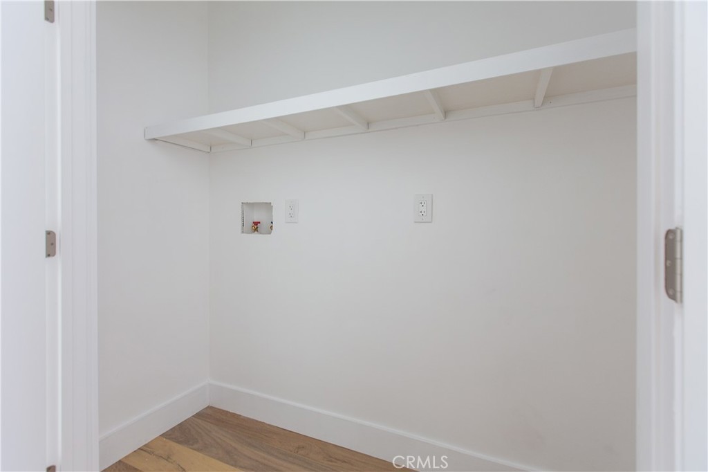 2372 Dewey Street Santa Monica, CA 90405 - Photo 19 of 22 a view of an empty walk in closet