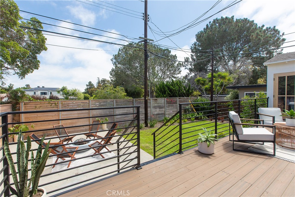 2372 Dewey Street Santa Monica, CA 90405 - Photo 20 of 22 a view of a bench in the back yard of a house