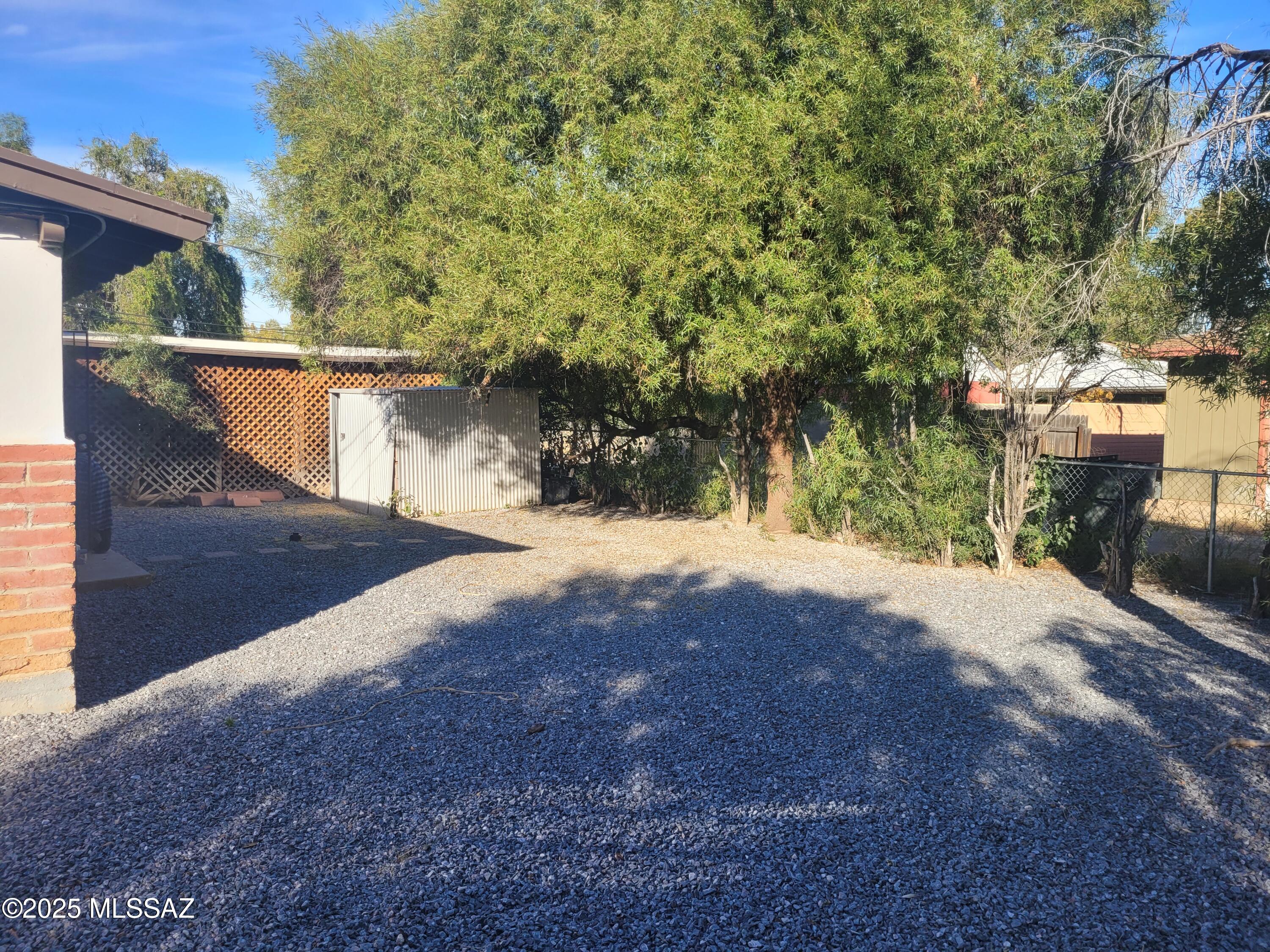 2713 East Fort Lowell Road Tucson, AZ 85716 - Photo 4 of 18