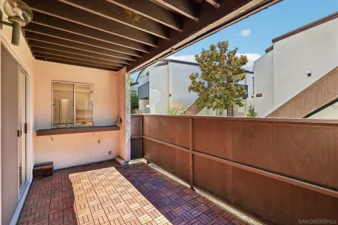 $369,900 | 8015 Caminito De Pizza, Unit E, San Diego, CA 92108