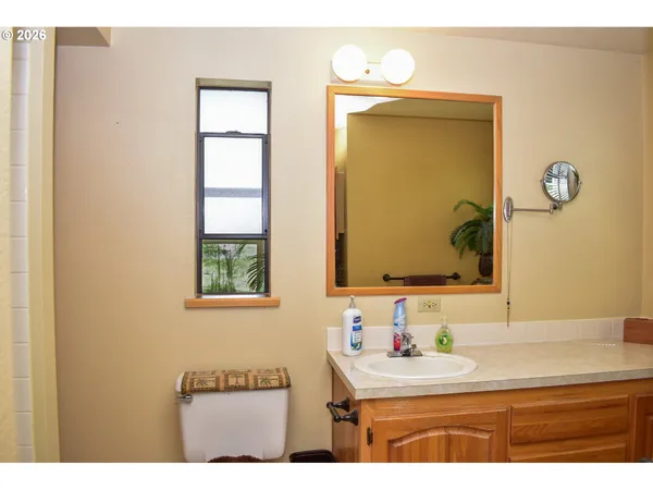 $220,000 | 1055 North 5th Street, Unit 74, Jacksonville, OR 97530