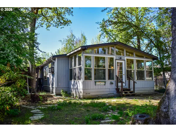 $220,000 | 1055 North 5th Street, Unit 74, Jacksonville, OR 97530