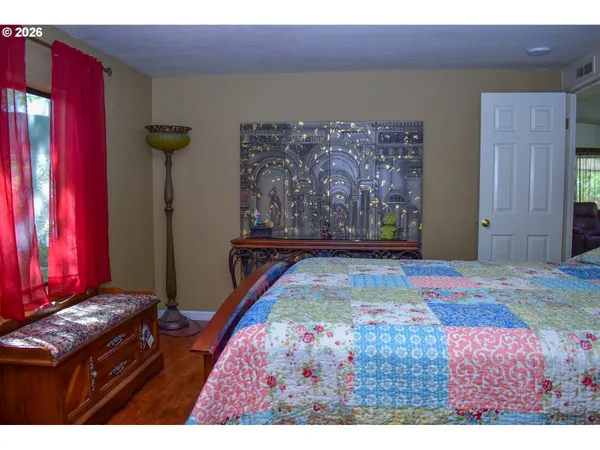 $220,000 | 1055 North 5th Street, Unit 74, Jacksonville, OR 97530