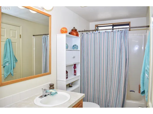$220,000 | 1055 North 5th Street, Unit 74, Jacksonville, OR 97530
