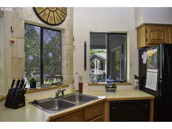$220,000 | 1055 North 5th Street, Unit 74, Jacksonville, OR 97530