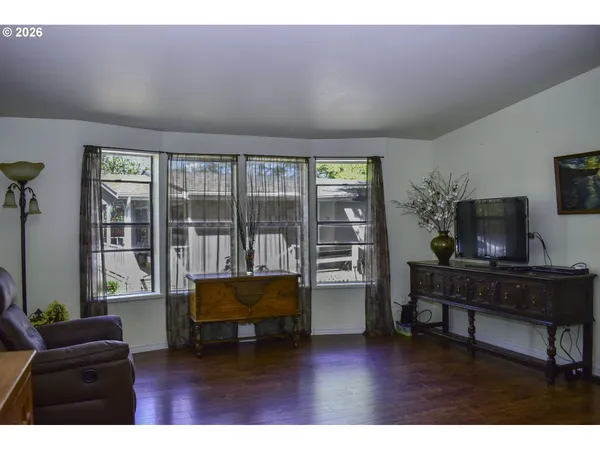 $220,000 | 1055 North 5th Street, Unit 74, Jacksonville, OR 97530