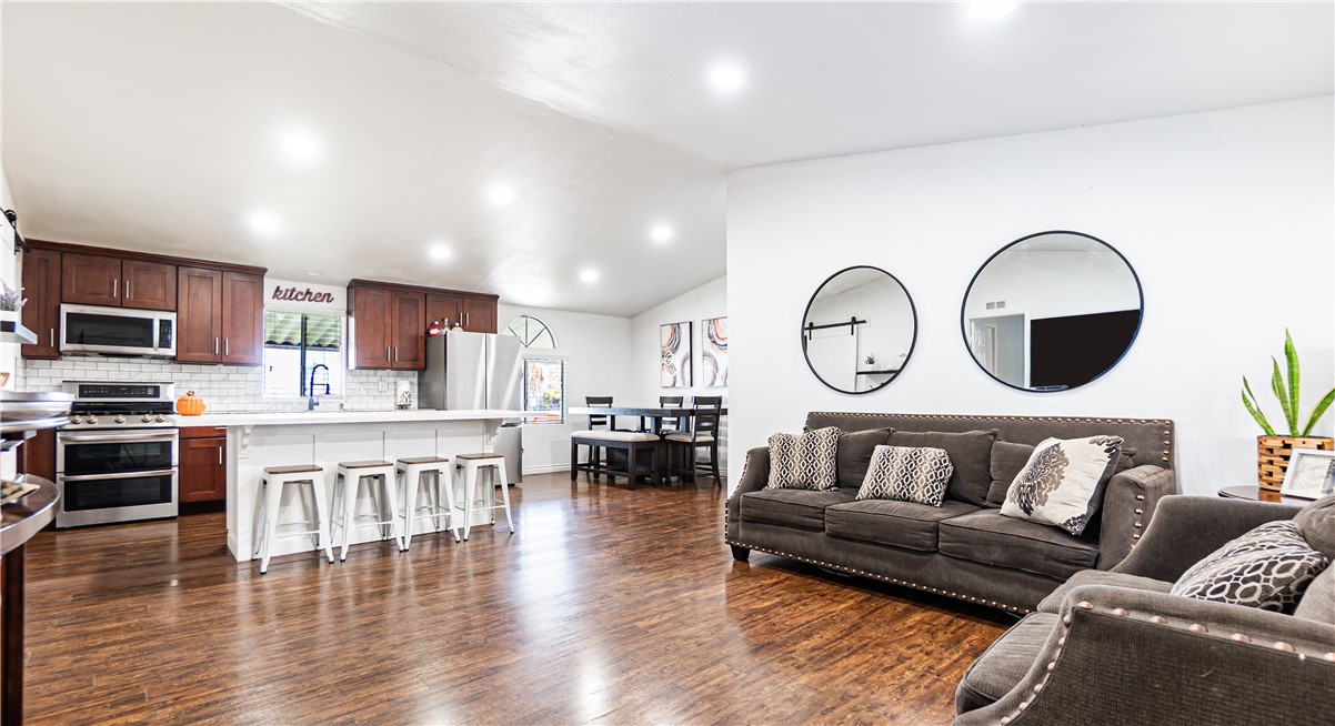 3900 South Temescal Street Corona, CA 92879 - Photo 2 of 30