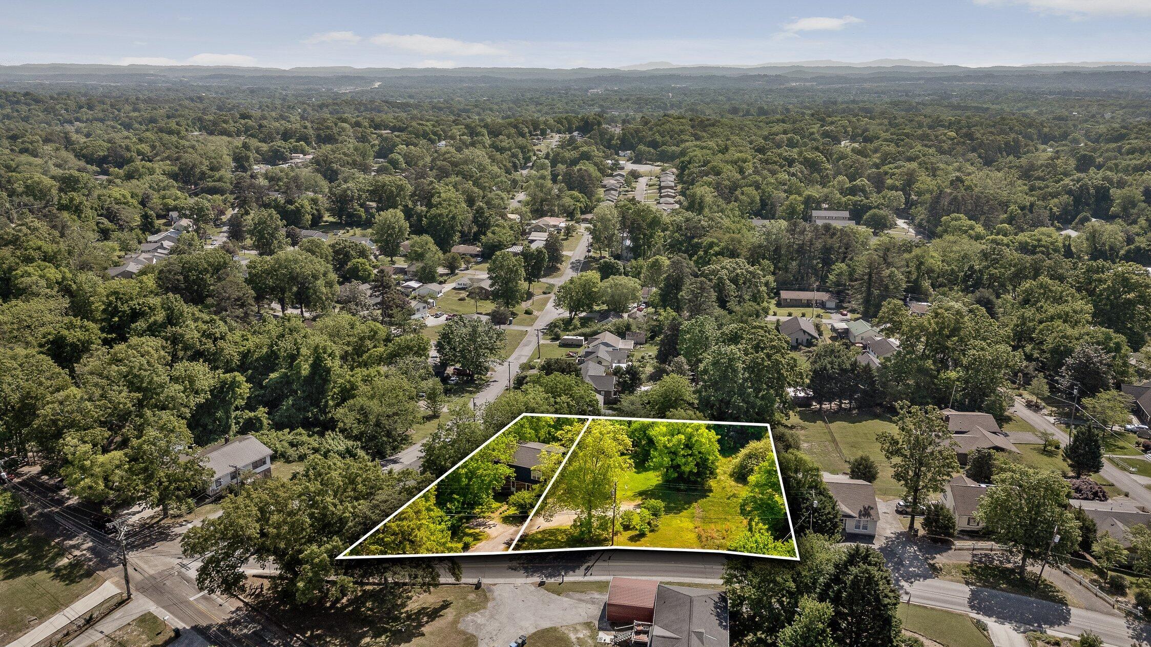 918 South Crest Road Chattanooga, TN 37412 - Photo 2 of 23 918 S. Crest Rd.