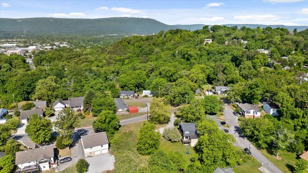 $385,000 | 918 South Crest Road, Chattanooga, TN 37412