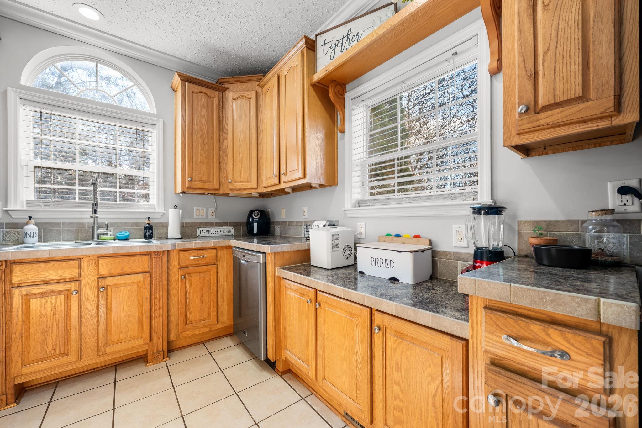 2533 Lail Road Morganton, NC 28655 - Photo 6 of 38