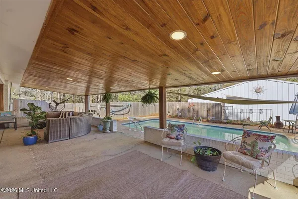 $299,900 | 701 Mangum Avenue, Mendenhall, MS 39114