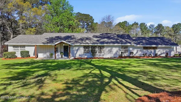 $299,900 | 701 Mangum Avenue, Mendenhall, MS 39114