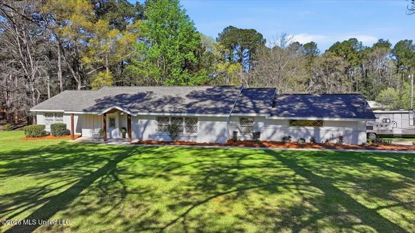 $299,900 | 701 Mangum Avenue, Mendenhall, MS 39114