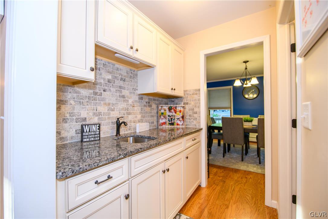 305 Service Road Effort, PA 18330 - Photo 6 of 31 Wet Bar