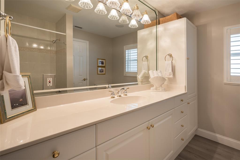 548 Gunwale Lane Longboat Key, FL 34228 - Photo 32 of 57
