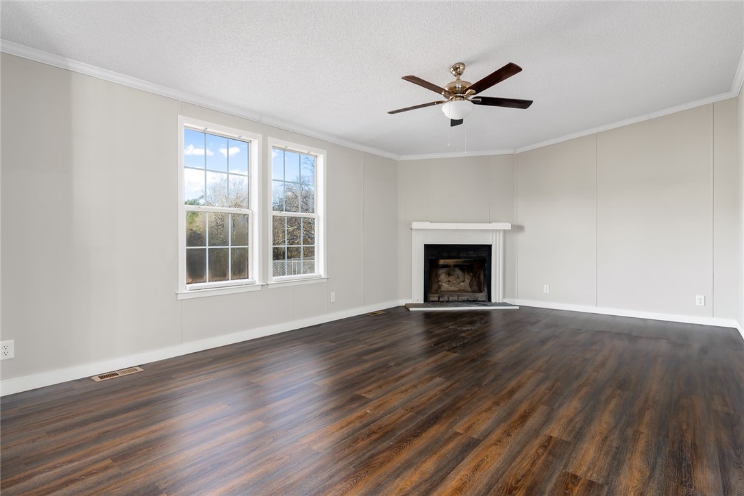 114 Prairie Lane Anderson, SC 29624 - Photo 13 of 28 NOTE: Fireplace is not functional
