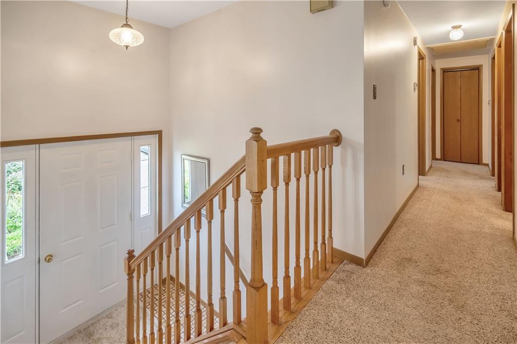 8 Cranberry Lane Cecil, PA 15321 - Photo 2 of 24 Gallery Image 2