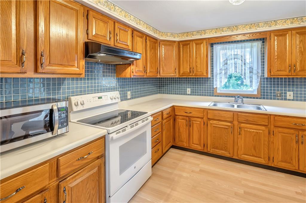 8 Cranberry Lane Cecil, PA 15321 - Photo 7 of 24 Gallery Image 7
