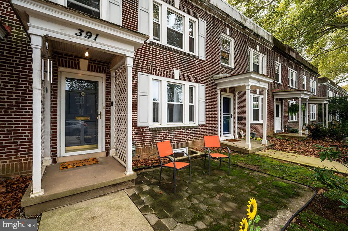 391 Sunset Road West Reading, PA 19611 - Photo 3 of 34 Front yard with patio