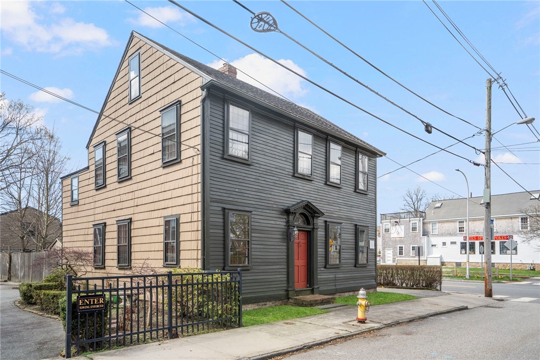 14 Elm Street Newport, RI 02840 - Photo 3 of 41