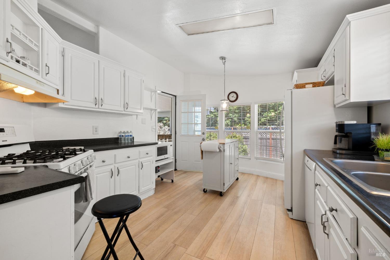 58 Estrella Drive Rohnert Park, CA 94928 - Photo 11 of 33