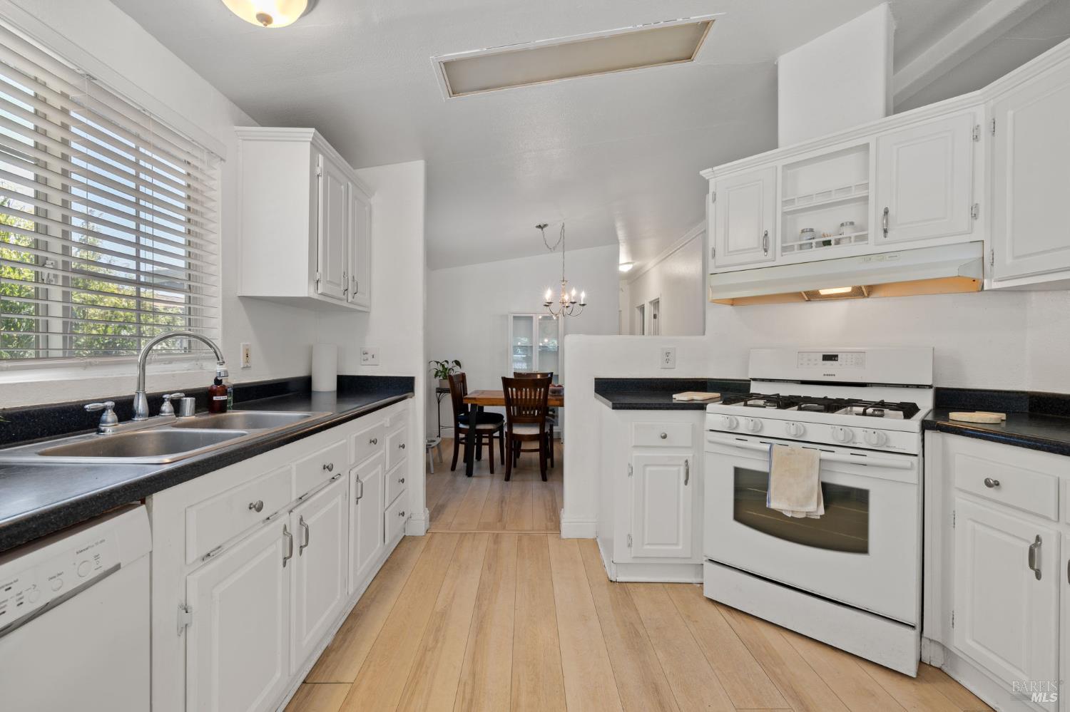 58 Estrella Drive Rohnert Park, CA 94928 - Photo 12 of 33