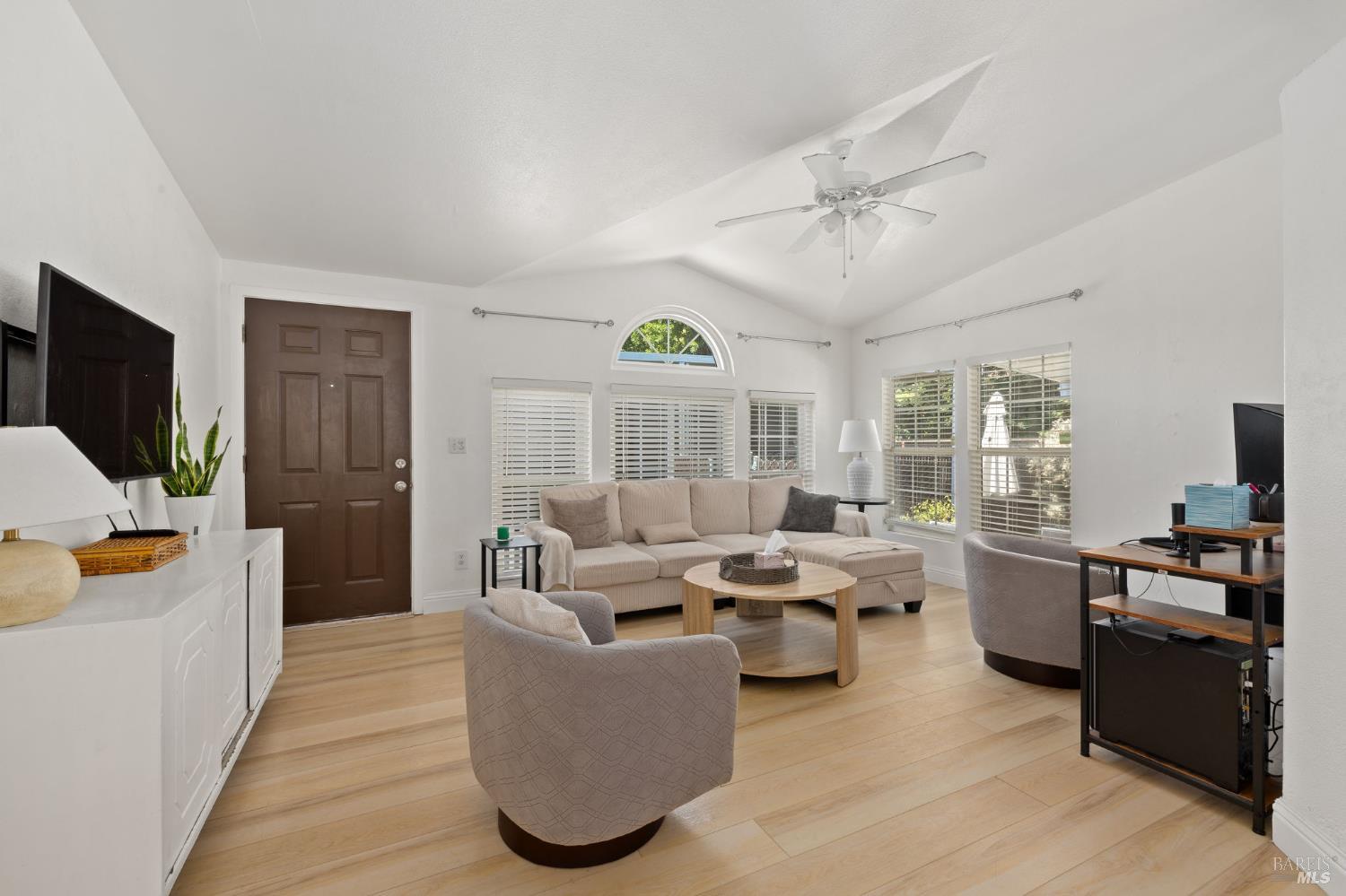 58 Estrella Drive Rohnert Park, CA 94928 - Photo 7 of 33