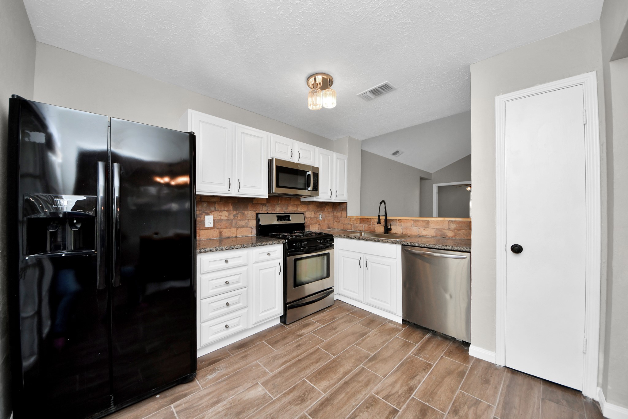 22303 Acorn Chase Drive Spring, TX 77389 - Photo 11 of 34