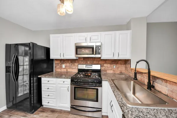 $2,100 | 22303 Acorn Chase Drive, Spring, TX 77389