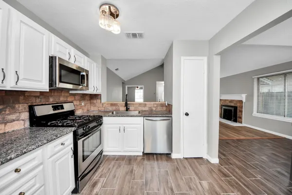 $2,100 | 22303 Acorn Chase Drive, Spring, TX 77389