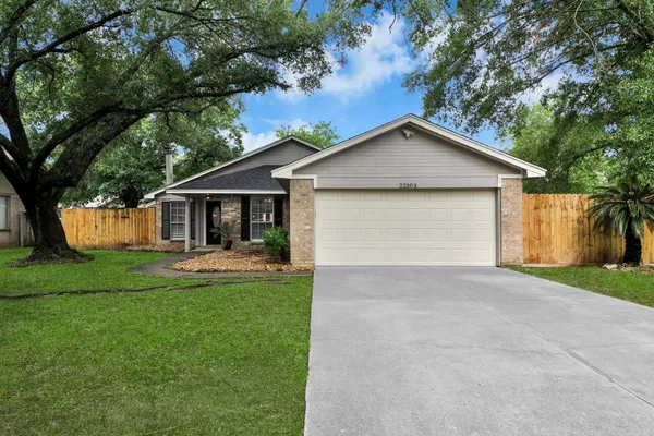 $2,100 | 22303 Acorn Chase Drive, Spring, TX 77389