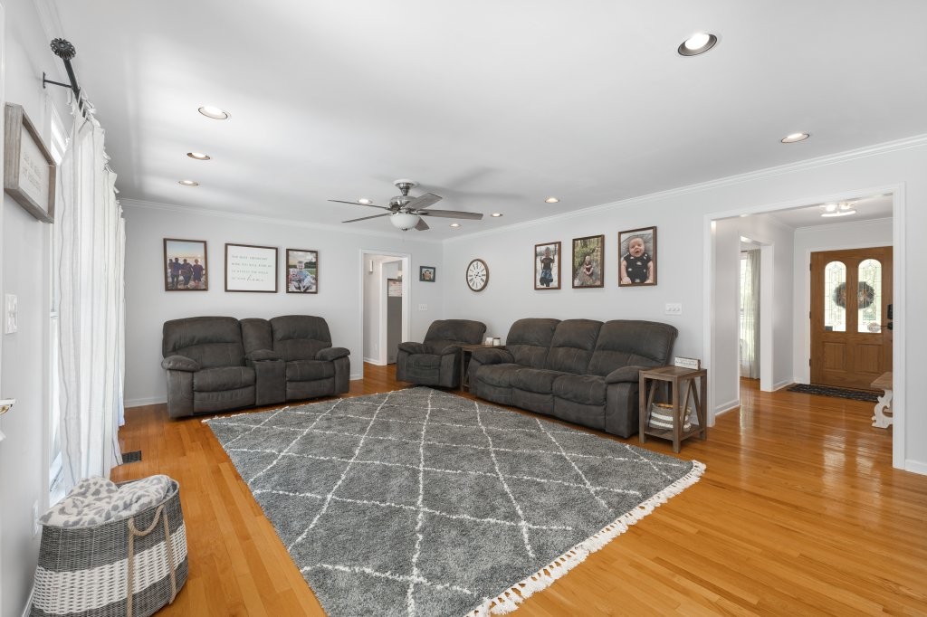 3597 McMahan Road Morrison, TN 37357 - Photo 22 of 45 a living room with furniture and a wooden floor