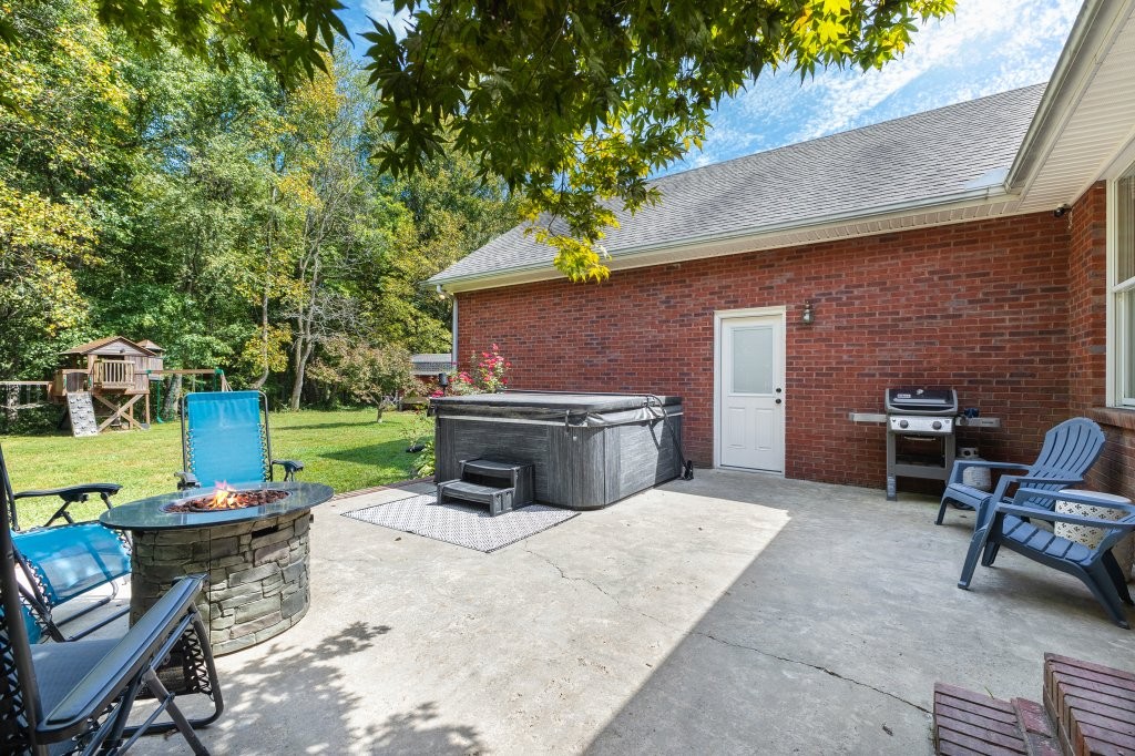 3597 McMahan Road Morrison, TN 37357 - Photo 4 of 45 a view of a backyard with sitting area
