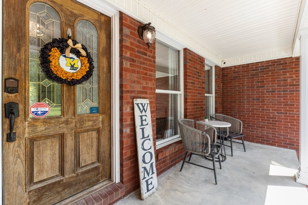 3597 McMahan Road Morrison, TN 37357 - Photo 5 of 45 a view of a chairs and a table in the room