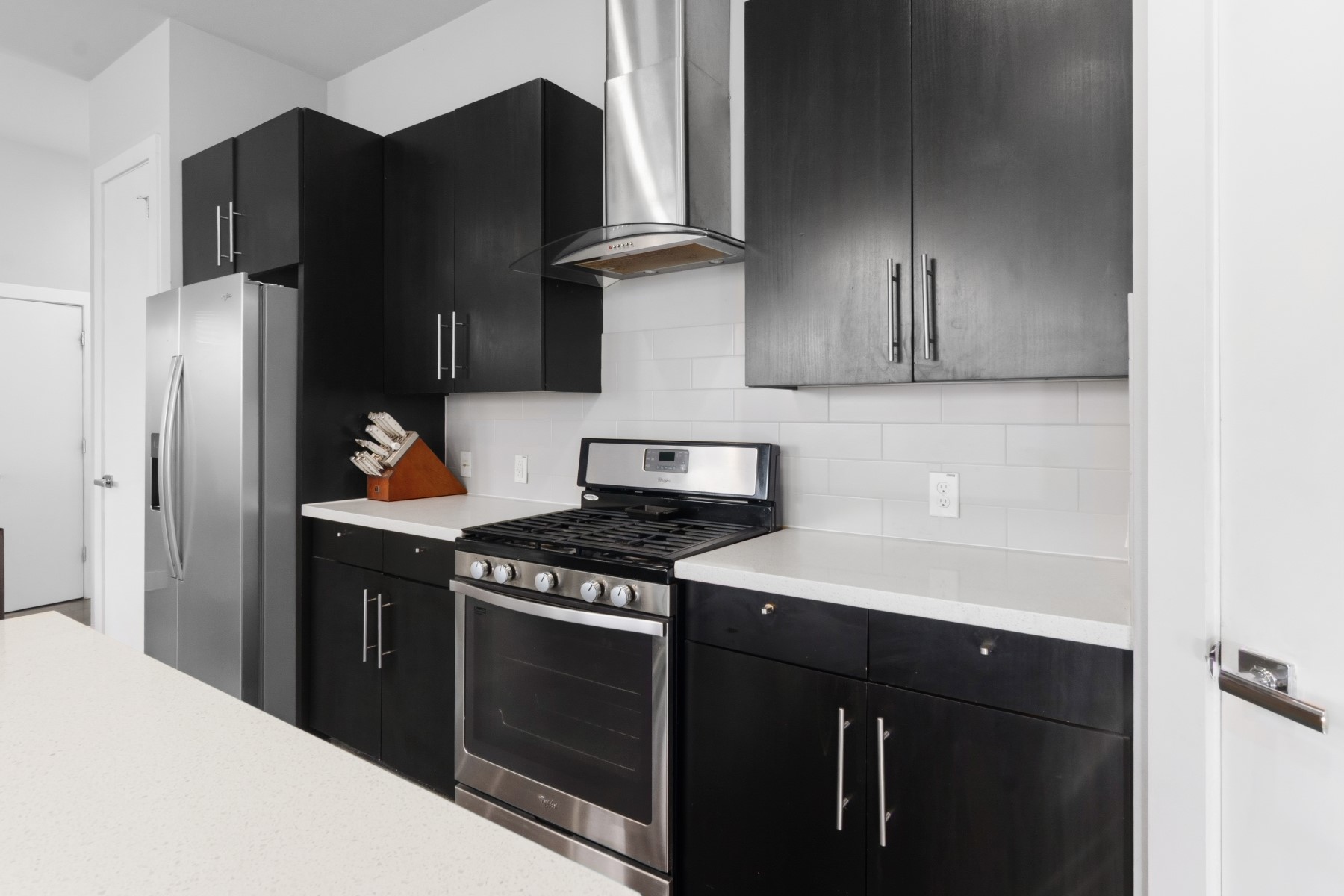 3802 Summa Place Houston, TX 77025 - Photo 9 of 27 Gas stovetop.