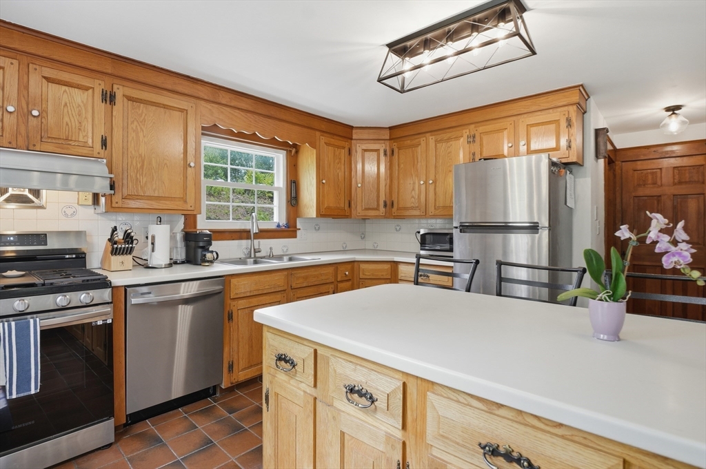 55 Century Farm Road Sutton, MA 01590 - Photo 9 of 28
