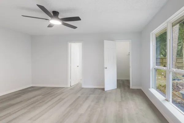 $269,900 | 3820 Evergreen Drive, Dickinson, TX 77539