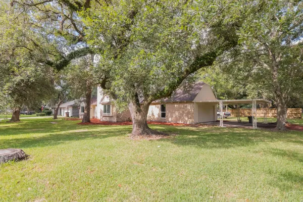 $269,900 | 3820 Evergreen Drive, Dickinson, TX 77539