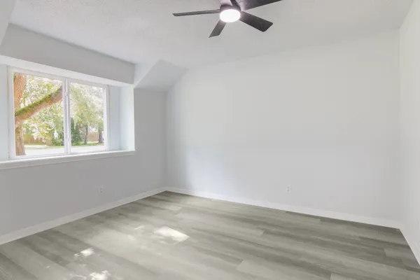 $269,900 | 3820 Evergreen Drive, Dickinson, TX 77539