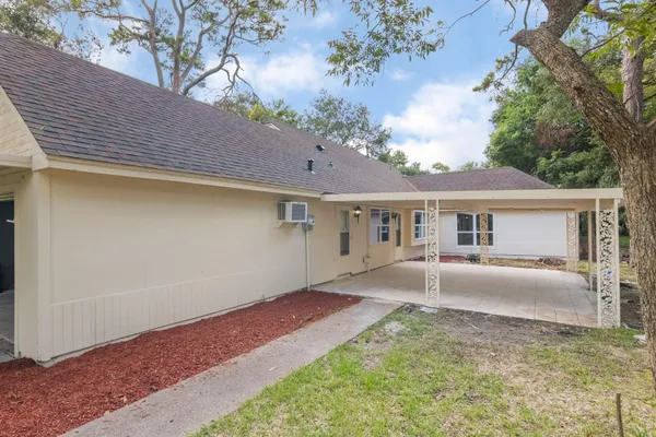 $269,900 | 3820 Evergreen Drive, Dickinson, TX 77539