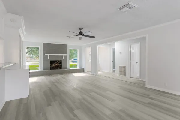 $269,900 | 3820 Evergreen Drive, Dickinson, TX 77539