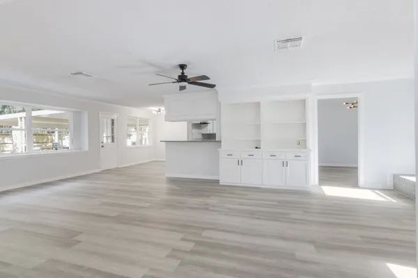 $269,900 | 3820 Evergreen Drive, Dickinson, TX 77539