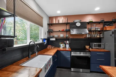 $575,000 | 301 West Stassney Lane, Unit 34, Austin, TX 78745