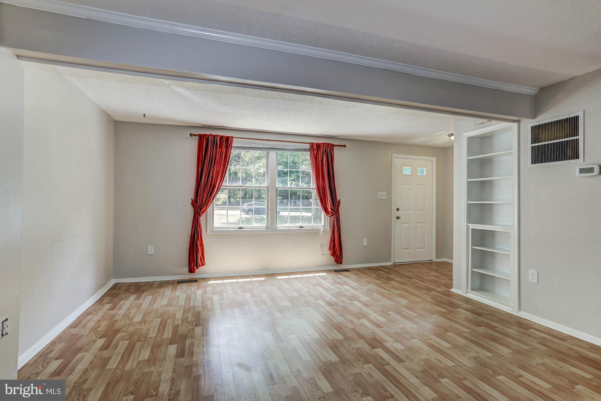 5831 Canvasback Road Burke, VA 22015 - Photo 2 of 26 Living Room